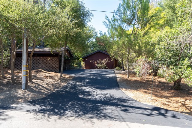2480 Ardilla Road, Atascadero CA: https://media.crmls.org/medias/ccf8d38d-eea1-4614-82a2-2e6ecf13f1b5.jpg