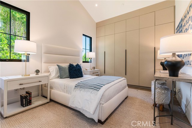 Detail Gallery Image 33 of 37 For 16711 Moorpark St, Encino,  CA 91436 - 6 Beds | 6/1 Baths