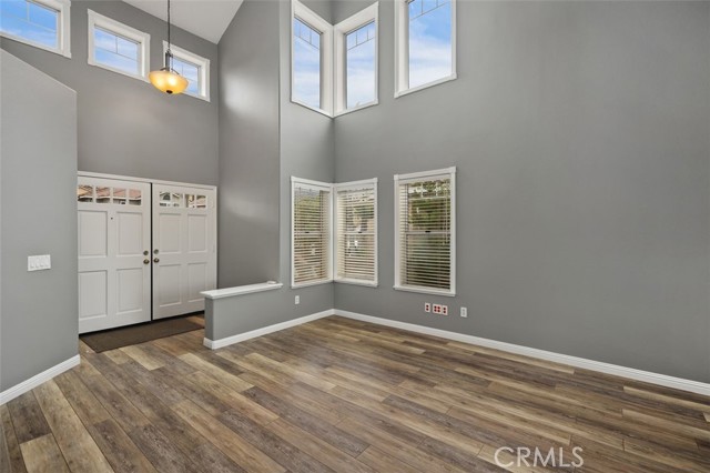 4 Chisholm Trail, Trabuco Canyon CA: https://media.crmls.org/medias/ccf9d87e-777f-488d-a3d2-62e47aafc344.jpg
