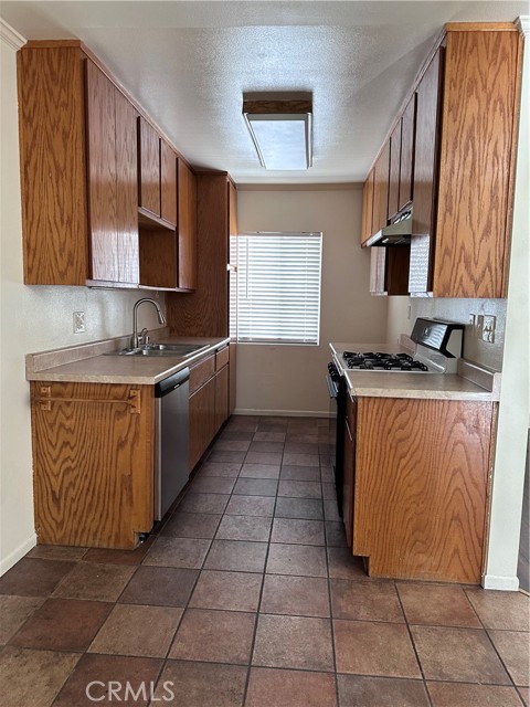 Detail Gallery Image 3 of 4 For 11827 Beverly Bld #3,  Whittier,  CA 90601 - 2 Beds | 1 Baths