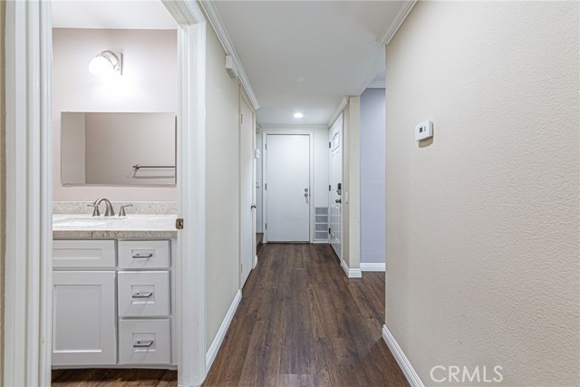 Detail Gallery Image 10 of 42 For 2535 Cypress Point Dr, Fullerton,  CA 92833 - 2 Beds | 2/1 Baths