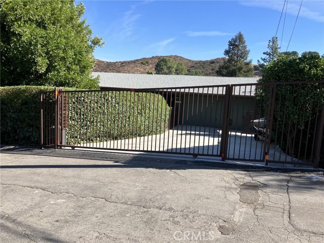 Detail Gallery Image 2 of 7 For 3548 Gladiola Dr a,  Calabasas,  CA 91302 - 2 Beds | 1 Baths