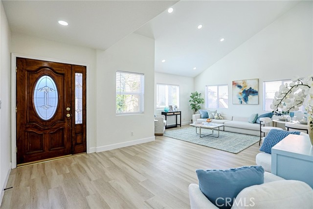 Detail Gallery Image 8 of 75 For 13104 Monroe St, Garden Grove,  CA 92844 - 8 Beds | 6/1 Baths