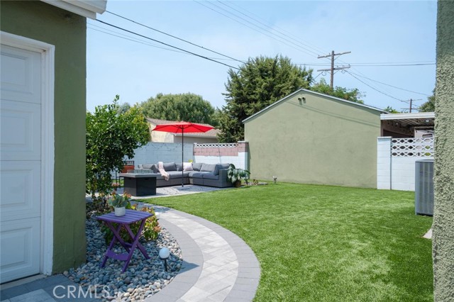 3815 Welland Avenue, Los Angeles CA: https://media.crmls.org/medias/ccfb9b5a-8fa8-4763-a21b-53c18292384d.jpg