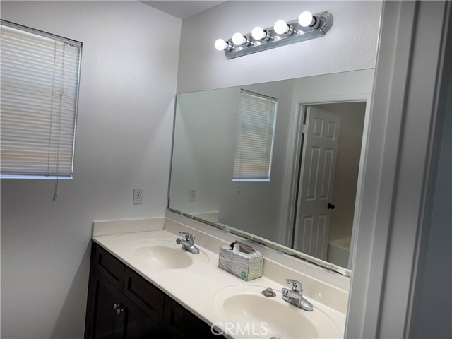 Detail Gallery Image 15 of 20 For 1416 Plaza Way, Perris,  CA 92570 - 4 Beds | 2/1 Baths