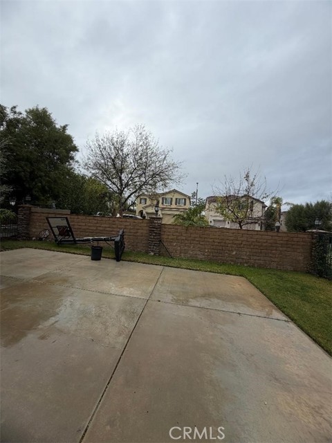 Detail Gallery Image 5 of 63 For 28512 Meadow Heights Ct, Canyon Country,  CA 91387 - 6 Beds | 3 Baths