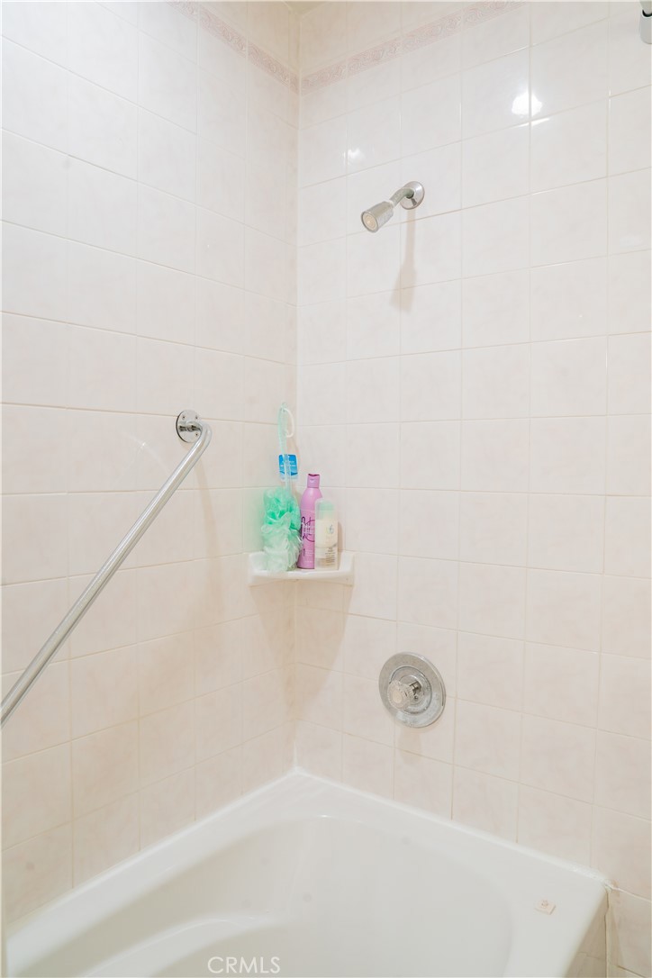 https://media.crmls.org/medias/ccfca50c-2b20-4691-a07a-37829961acfa.jpg?preset=X-Large