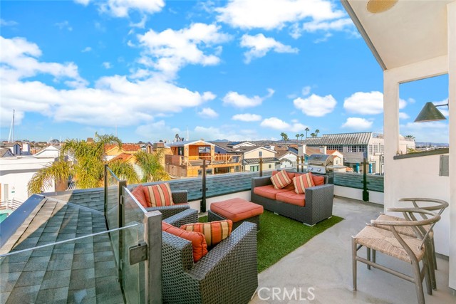 417 E Bay, Newport Beach CA: https://media.crmls.org/medias/ccfd0c38-adf3-4f00-9414-fdc1ad98f845.jpg