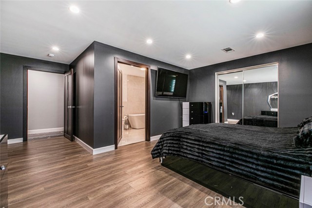 17800 Raymer Street, Sherwood Forest CA: https://media.crmls.org/medias/ccfeb165-6229-4025-bb8c-cecf0c589ca1.jpg