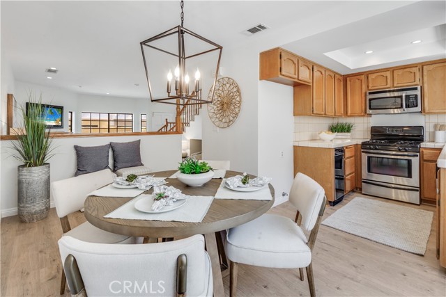 Detail Gallery Image 10 of 28 For 2008 Mathews Ave #C,  Redondo Beach,  CA 90278 - 3 Beds | 2/1 Baths
