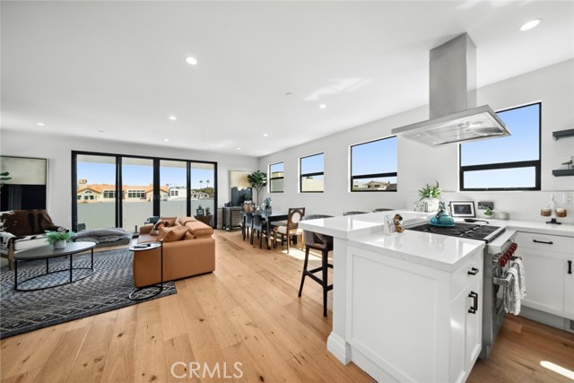 16891 11th Street, Sunset Beach CA: https://media.crmls.org/medias/ccfef18e-474e-4fa3-9a80-a120250f5731.jpg