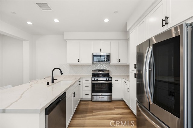 Detail Gallery Image 7 of 31 For 31312 Calle Cirros, Temecula,  CA 92592 - 3 Beds | 2/1 Baths