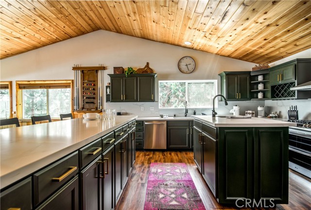 Detail Gallery Image 6 of 39 For 1002 White Mountain, Big Bear City,  CA 92314 - 4 Beds | 3/1 Baths