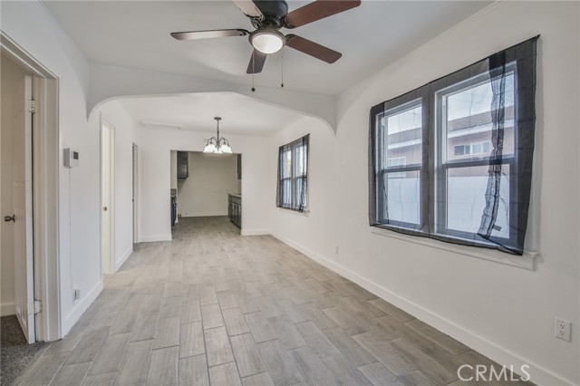 9218 Hooper Avenue, Los Angeles CA: https://media.crmls.org/medias/ccffe8e8-9064-4582-9268-d148a1fb0b1f.jpg
