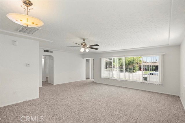 1018 Chester Place, Bakersfield CA: https://media.crmls.org/medias/cd006368-1ef3-49a5-b7d1-d706ef96697f.jpg