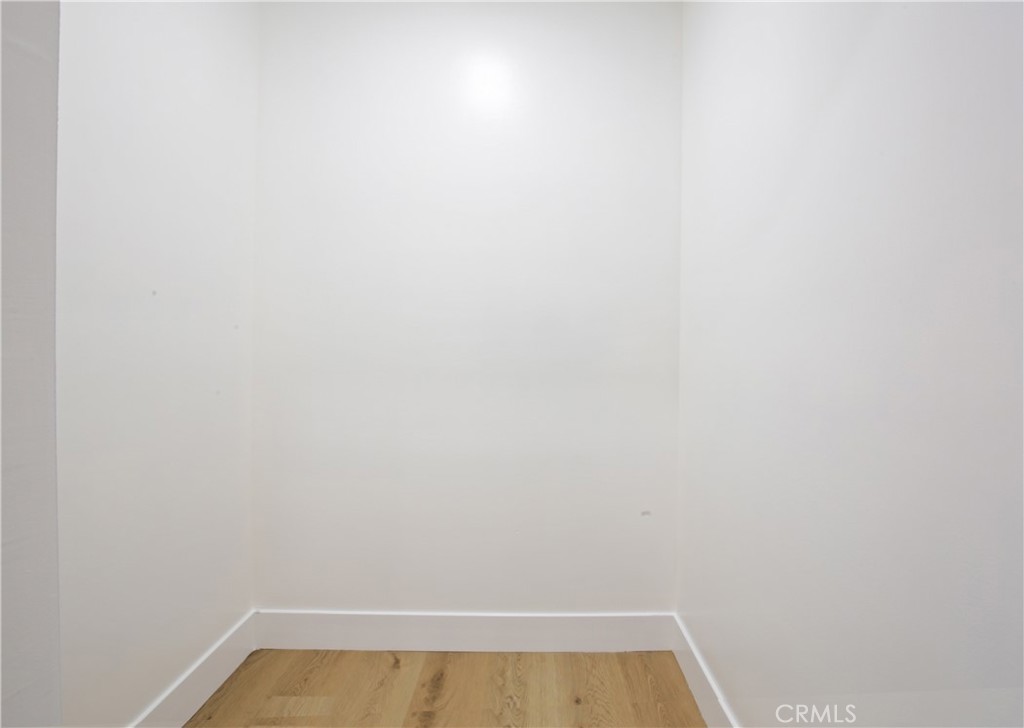 https://media.crmls.org/medias/cd014d2d-3563-4a1c-8700-7d4342222a30.jpg?preset=X-Large