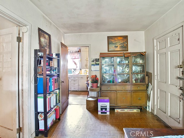 5218 Auckland Avenue photo 8