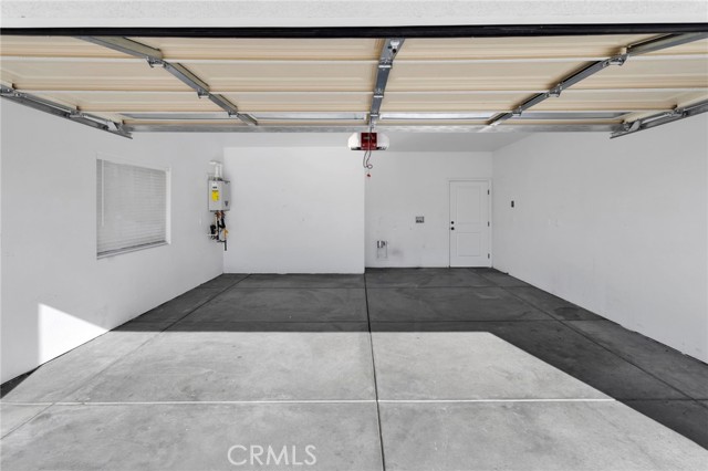 Detail Gallery Image 7 of 30 For 16150 Smoke Tree, Hesperia,  CA 92345 - 3 Beds | 2 Baths