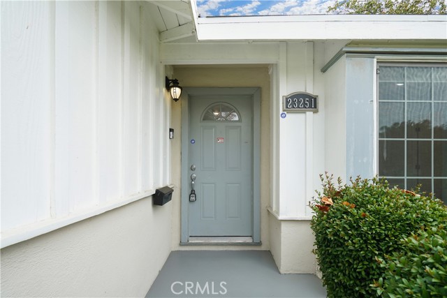 Detail Gallery Image 4 of 24 For 23251 Hamlin St, West Hills,  CA 91307 - 4 Beds | 2 Baths