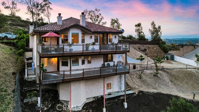 1124 Kathleen Drive, Newbury Park CA: https://media.crmls.org/medias/cd025133-ed7b-44a4-922a-87e85ed5ece0.jpg