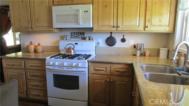 Detail Gallery Image 8 of 28 For 31388 Sierra Linda St, Yucaipa,  CA 92399 - 3 Beds | 2 Baths