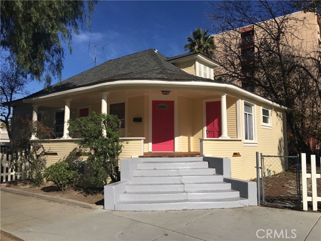3499 Lemon Street, Riverside CA: https://media.crmls.org/medias/cd028e9d-7282-438c-81a4-845ce7e30420.jpg