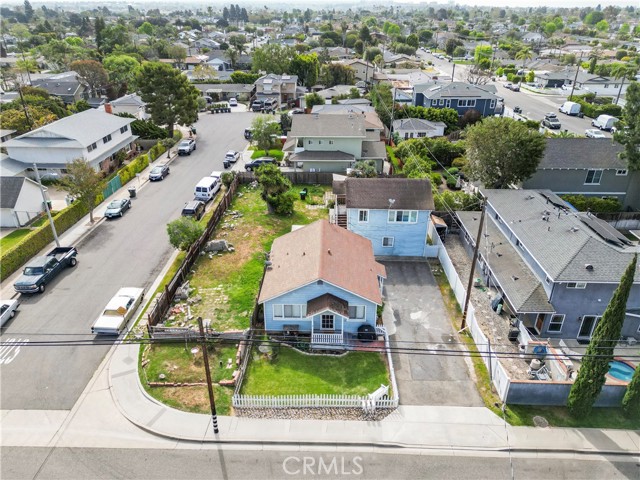 2110 Orange Avenue, Costa Mesa CA: https://media.crmls.org/medias/cd02a90f-871c-4b18-84b7-1e3468cda119.jpg