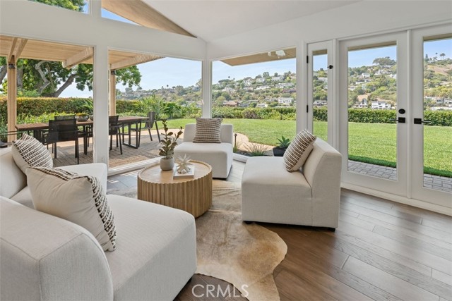 1056 Madison Place, Laguna Beach CA: https://media.crmls.org/medias/cd02faf9-4ee6-425b-883e-eab8d8decff2.jpg