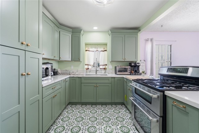 Detail Gallery Image 5 of 39 For 1168 N G, San Bernardino,  CA 92410 - 2 Beds | 2 Baths