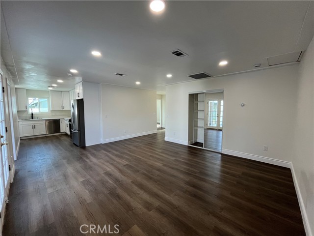 Detail Gallery Image 3 of 13 For 24101 Victory, West Hills,  CA 91307 - 3 Beds | 2 Baths