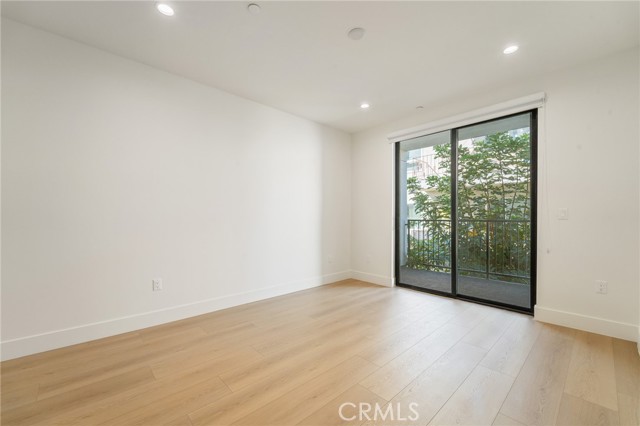 Detail Gallery Image 15 of 24 For 7510 Sepulveda Bld, Van Nuys,  CA 91405 - 3 Beds | 2 Baths