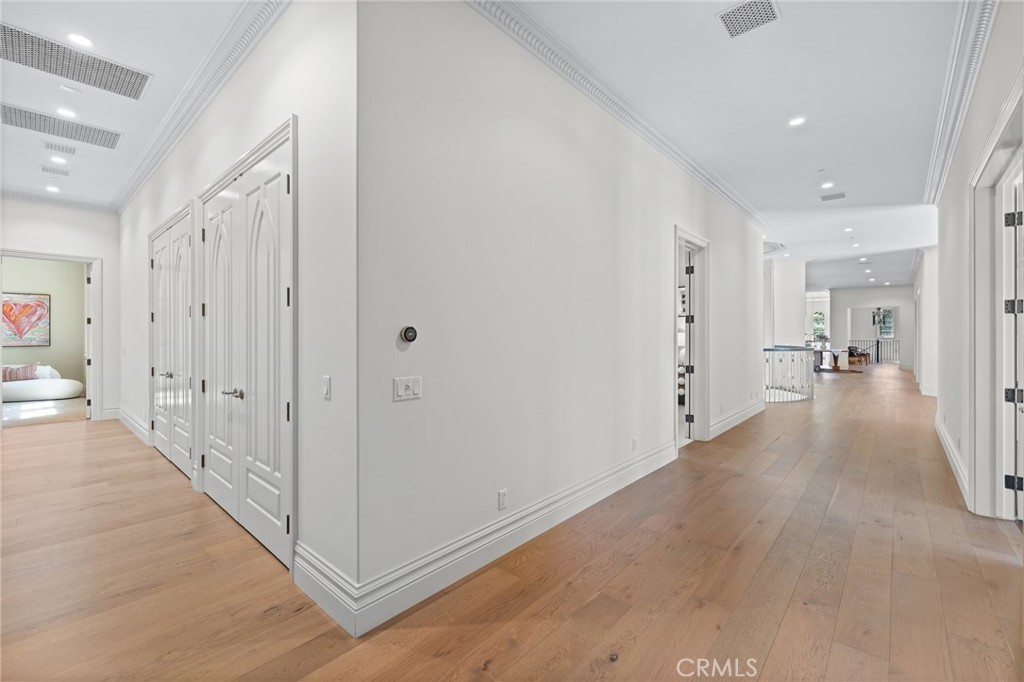https://media.crmls.org/medias/cd05d505-f2e9-48c0-a374-9e299654943a.jpg?preset=X-Large