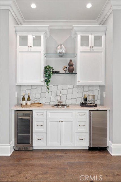 Wet Bar with Custom Cabinetry