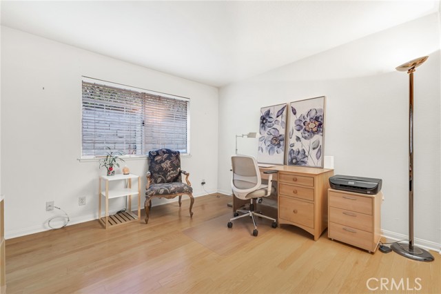 Detail Gallery Image 33 of 55 For 18830 Beechtree Ln, Porter Ranch,  CA 91326 - 5 Beds | 4/1 Baths
