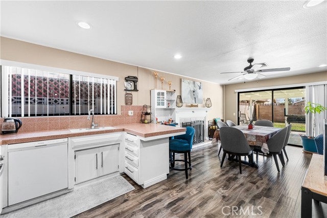 Detail Gallery Image 18 of 34 For 45228 Lorimer, Lancaster,  CA 93534 - 4 Beds | 2 Baths