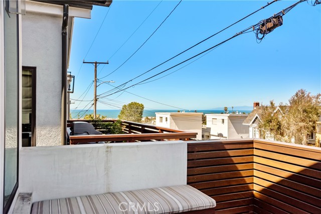 1204 10th Street, Hermosa Beach, California 90254, 3 Bedrooms Bedrooms, ,2 BathroomsBathrooms,Residential,Sold,10th,SB23076721