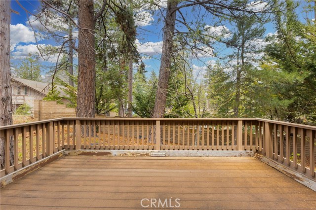 2368 Pine Drive, Running Springs CA: https://media.crmls.org/medias/cd09b89b-2ab9-4f5d-a2db-6627073dfea3.jpg