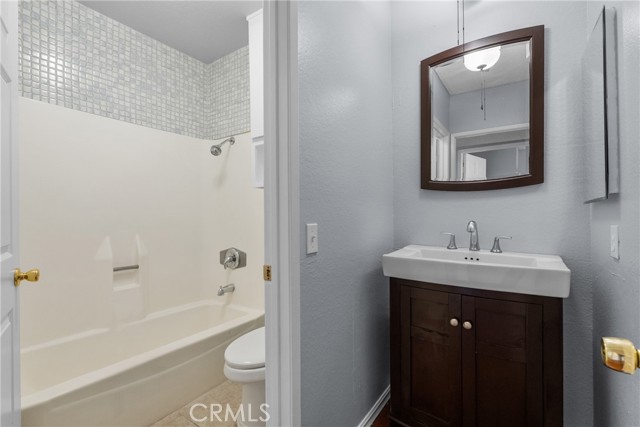 14265 Terra Bella St, Panorama City CA: https://media.crmls.org/medias/cd09f203-db68-4606-9b8e-c2db8bf1f312.jpg