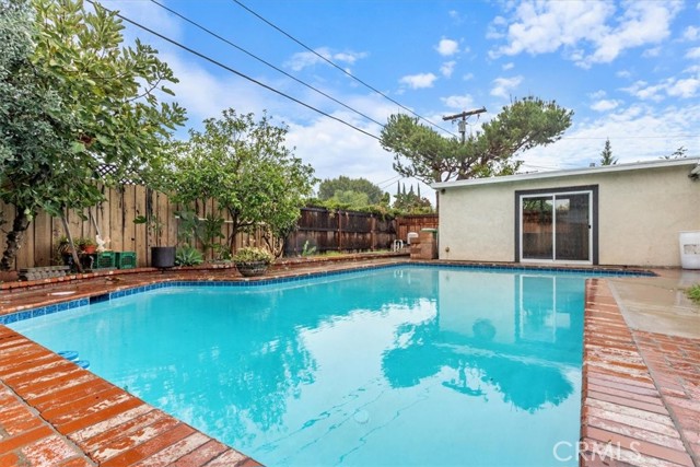 Detail Gallery Image 11 of 12 For 5847 Texhoma Ave, Encino,  CA 91316 - 3 Beds | 2 Baths