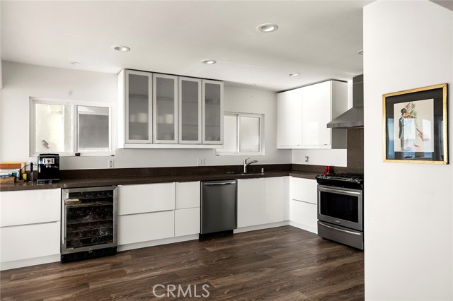 Detail Gallery Image 16 of 52 For 35661 Beach Rd, Dana Point,  CA 92624 - 4 Beds | 3/1 Baths