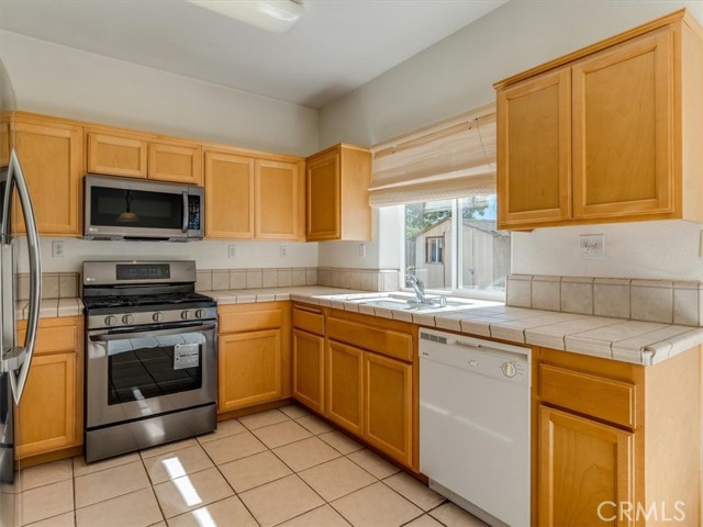 Detail Gallery Image 15 of 44 For 408 Wood Mill Ln, Santa Maria,  CA 93458 - 4 Beds | 2/1 Baths