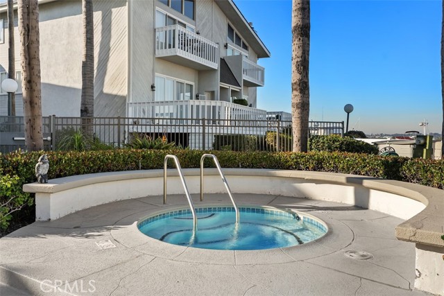 Detail Gallery Image 38 of 48 For 16255 Pacific Cir #204,  Huntington Beach,  CA 92649 - 3 Beds | 3 Baths