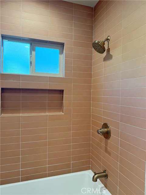 Detail Gallery Image 13 of 31 For 2953 S Bronson, Los Angeles,  CA 90018 - 3 Beds | 2 Baths