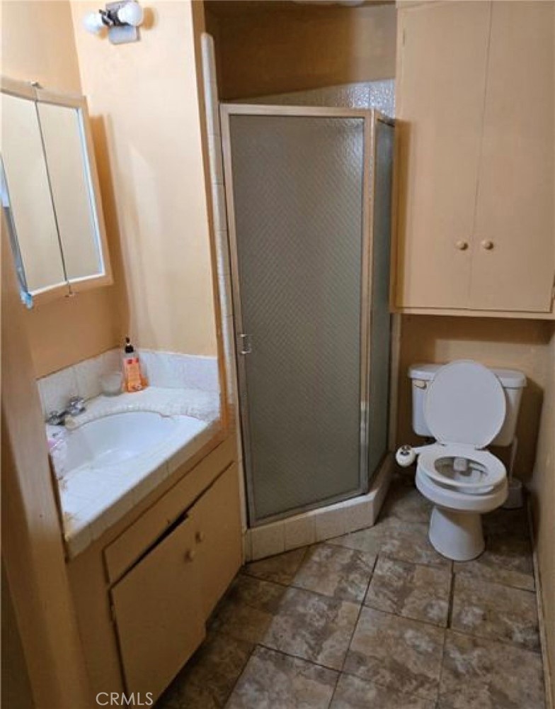 https://media.crmls.org/medias/cd0c2d14-d55f-45ef-bca4-768c3d2a0b15.jpg?preset=X-Large