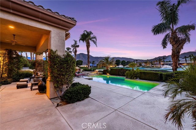 56102 Baltusrol, La Quinta CA: https://media.crmls.org/medias/cd0e1f93-f145-41f6-82e9-7c5def27848e.jpg
