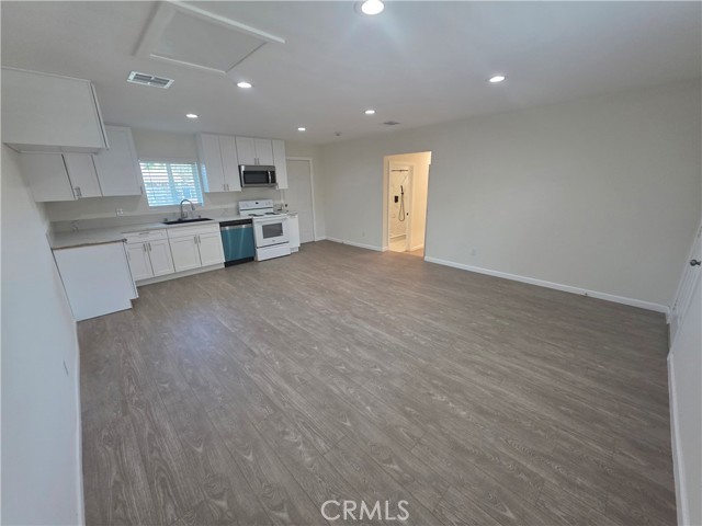 1204 E Avenue Q4, Palmdale CA: https://media.crmls.org/medias/cd0e6ef3-32d4-4cc9-aeaf-749a1070a7e6.jpg
