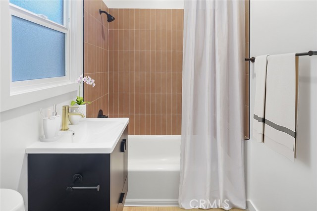 Detail Gallery Image 4 of 5 For 1237 Unit 18 E 1st St #18,  Long Beach,  CA 90802 - 0 Beds | 1 Baths