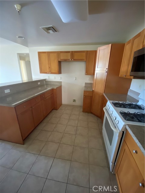 9551 Jordan, Canoga Park CA: https://media.crmls.org/medias/cd0fbf0d-cc8d-41cb-af64-871064f50122.jpg