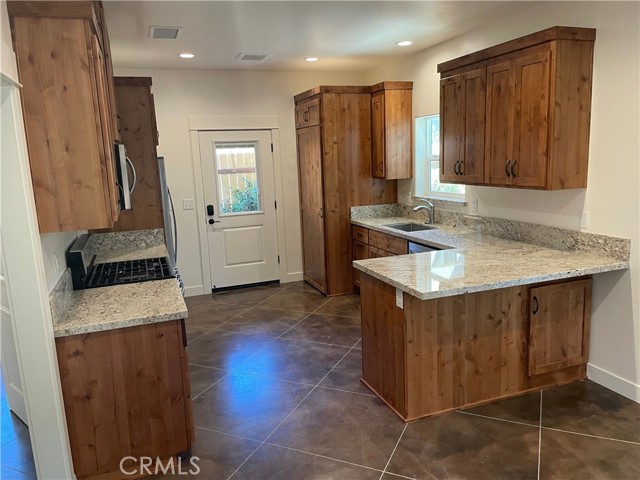 Detail Gallery Image 29 of 41 For 1318 Salem, Chico,  CA 95928 - 5 Beds | 3 Baths