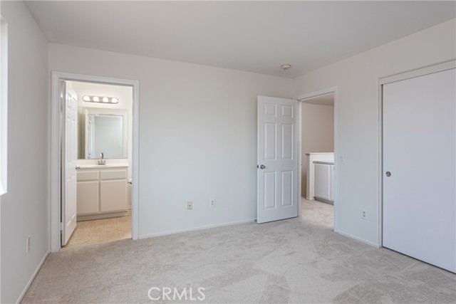 Detail Gallery Image 12 of 29 For 6840 De Celis Pl #32,  Van Nuys,  CA 91406 - 4 Beds | 4 Baths